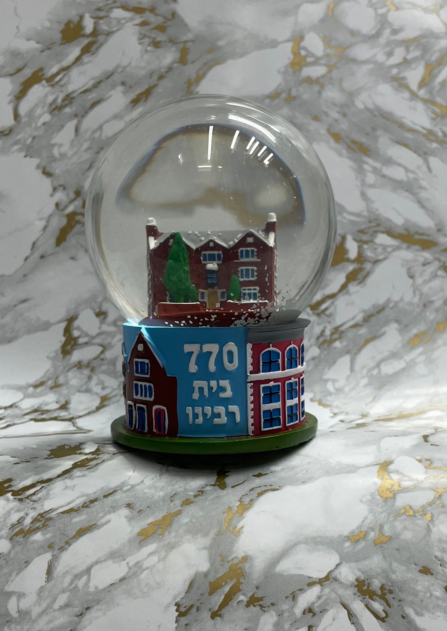 770 Snow globe