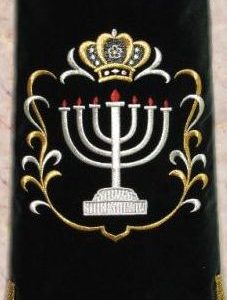 Torah Mantle M-Menorah-0